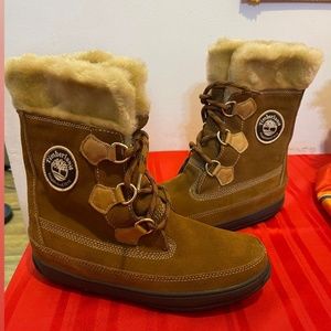 New Timberland boots, Caramel brown color, Fur lined, Comfortable, size 9.5